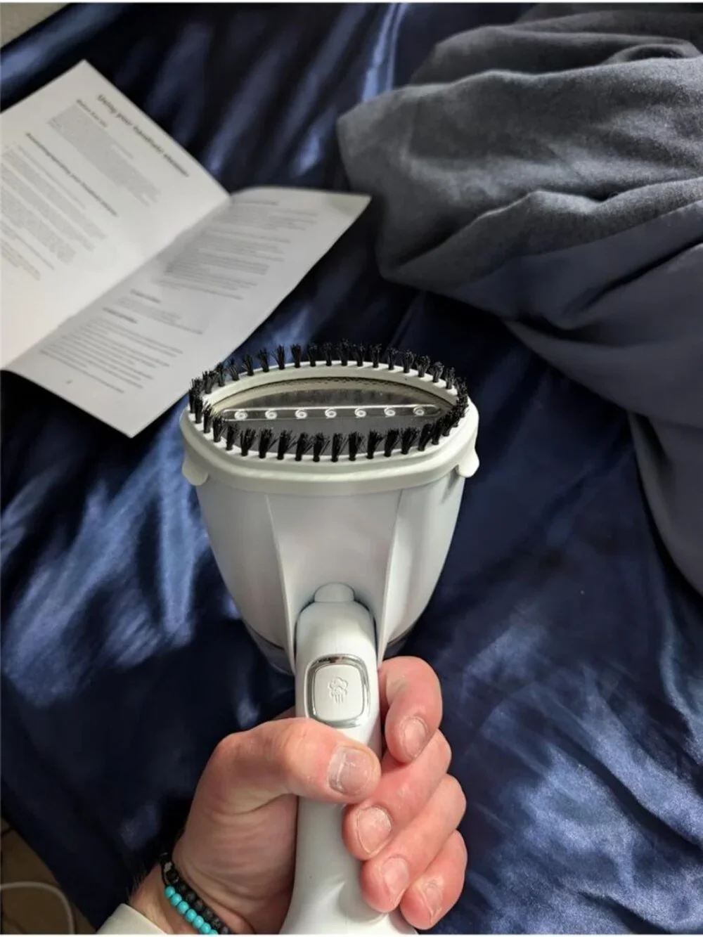 Foldable Handheld Garment Steamer - 1100 Watts of Powerful Steam - Dual Voltage